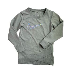 NIKE Dry Fit Girls Gray Sweatshirt Holographic Nike Logo Crossover Hem YOUTH‎ 6M
